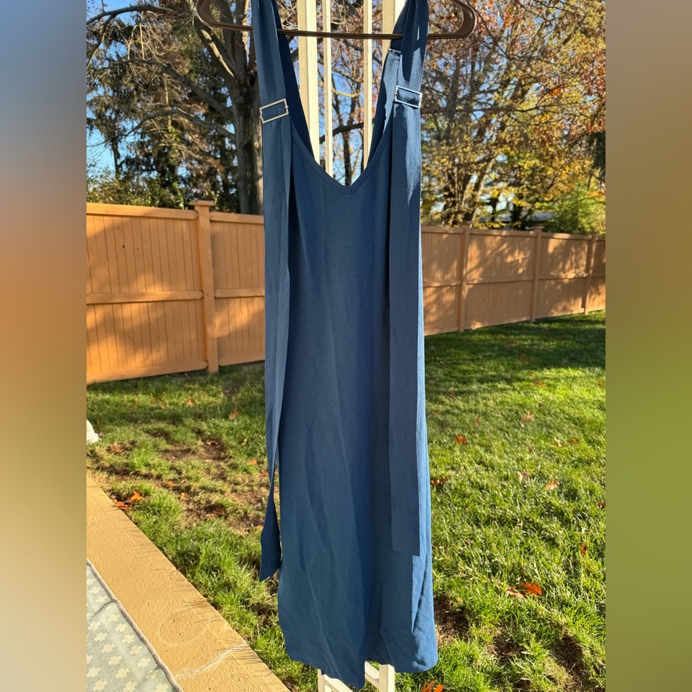 Elegant Blue Sleeveless Dress